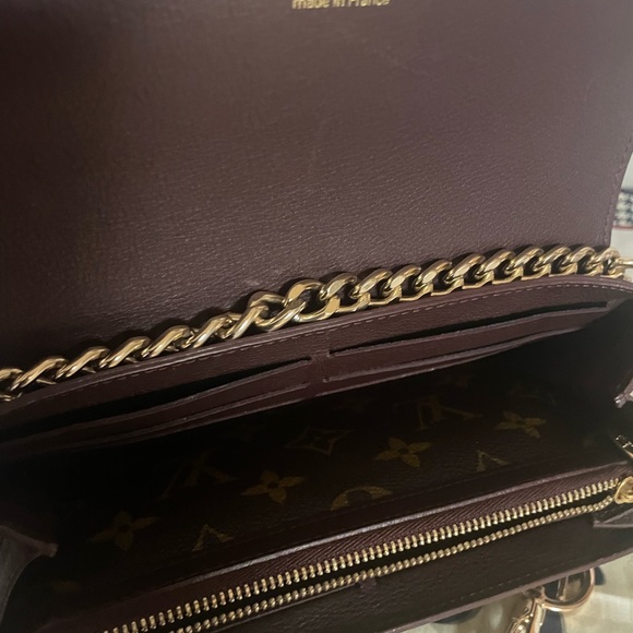 LV cross body purse ( no chain included) - Picture 12 of 13